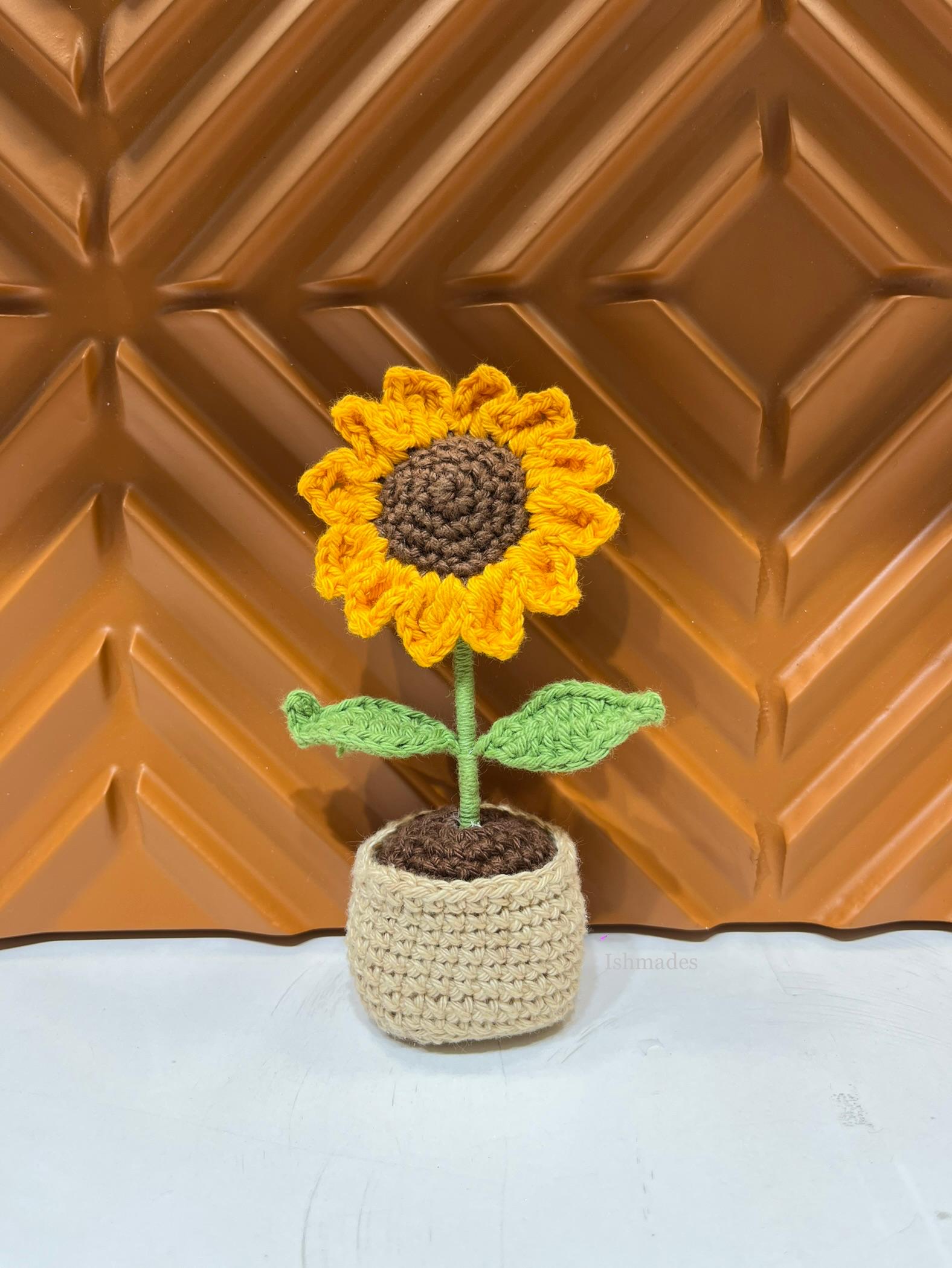 Crochet mini sunflower pot – Ishmades