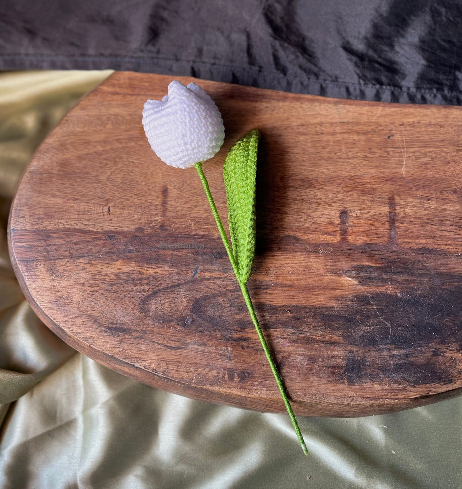 White tulip crochet flower