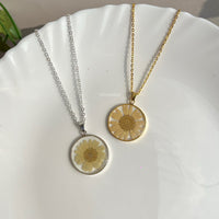 White daisy locket