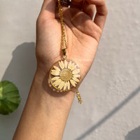 White daisy locket