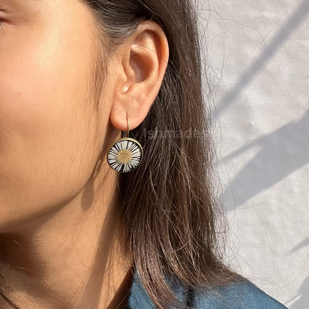 Classic aster earrings - White