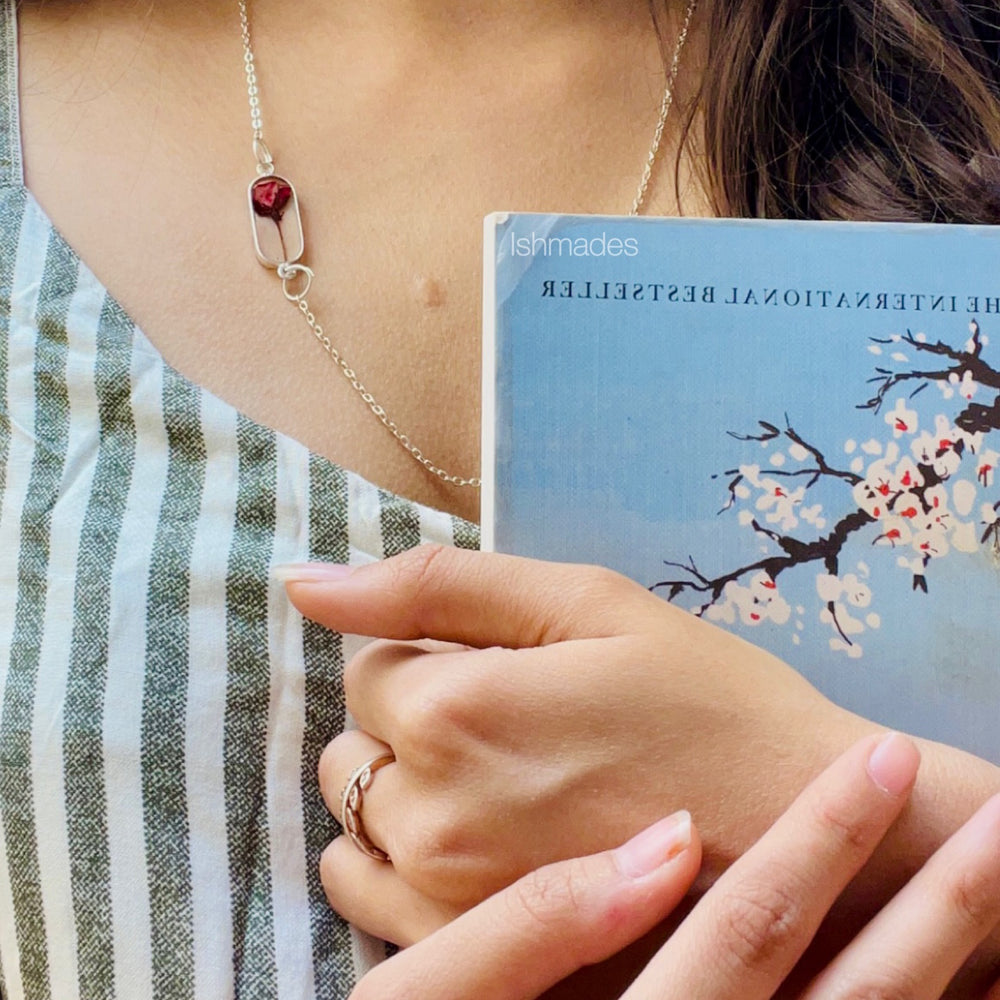 Rosemary side pendant chain