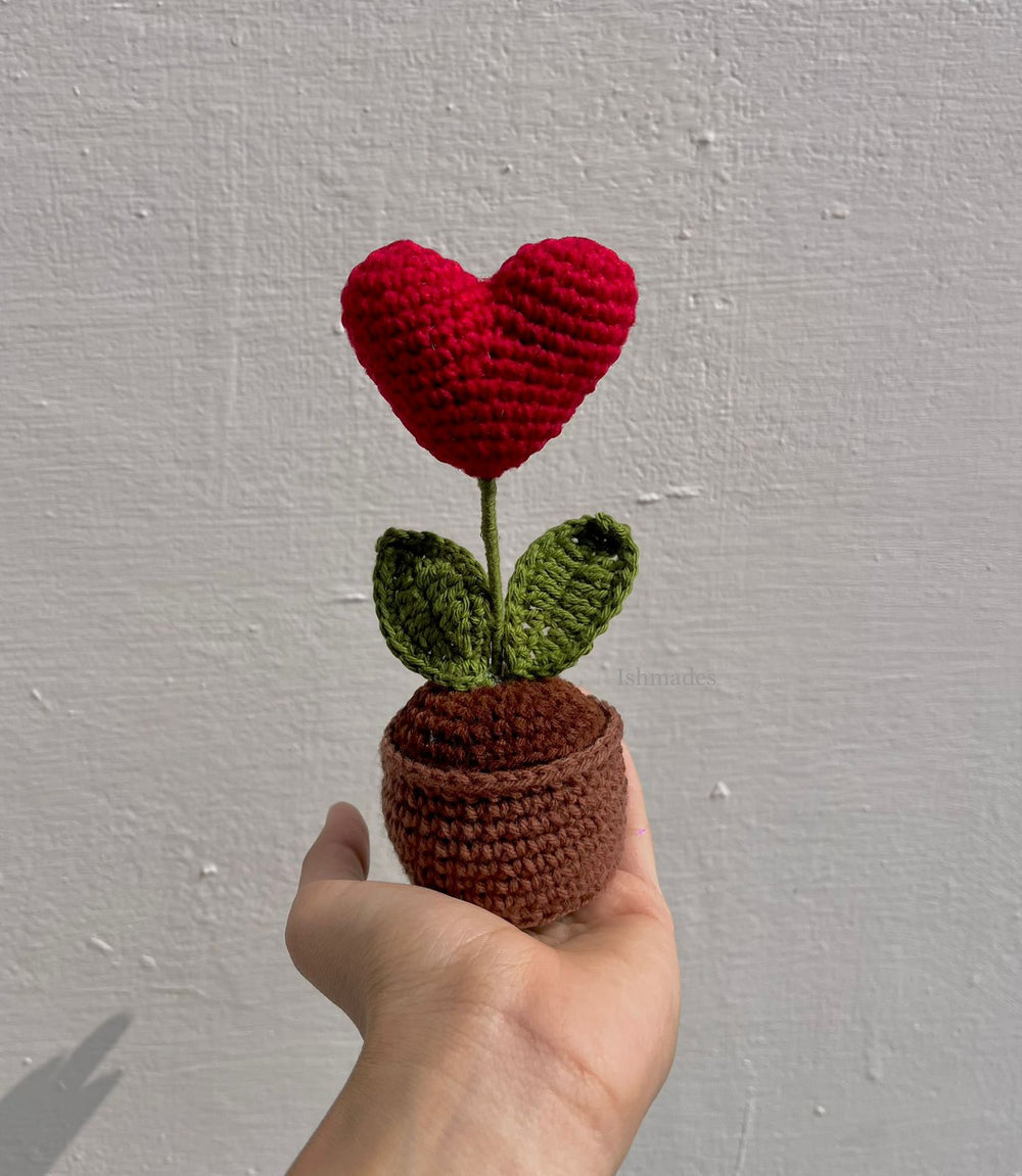 Crochet heart pot