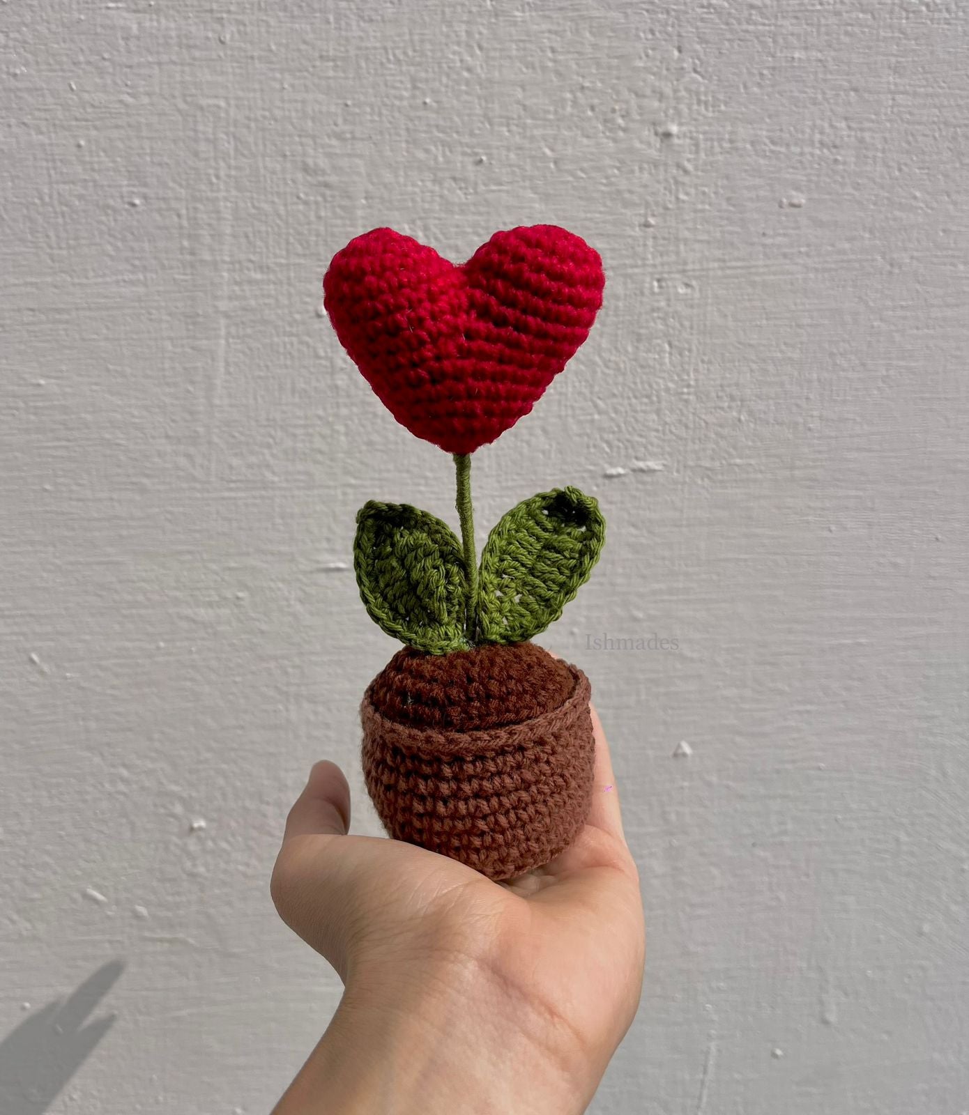Crochet heart pot
