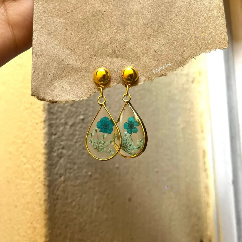 Blue lace drop studs