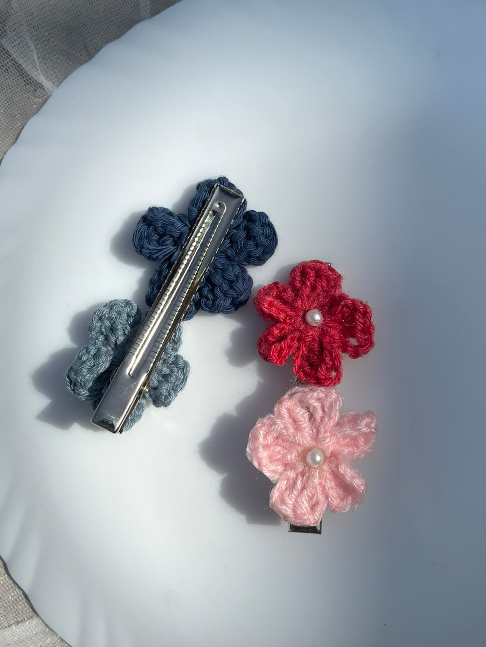 Floral crochet alligator