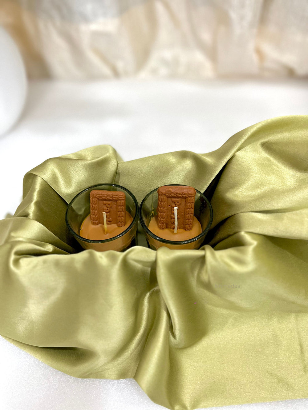 Tea-parle g candles (set of 2)