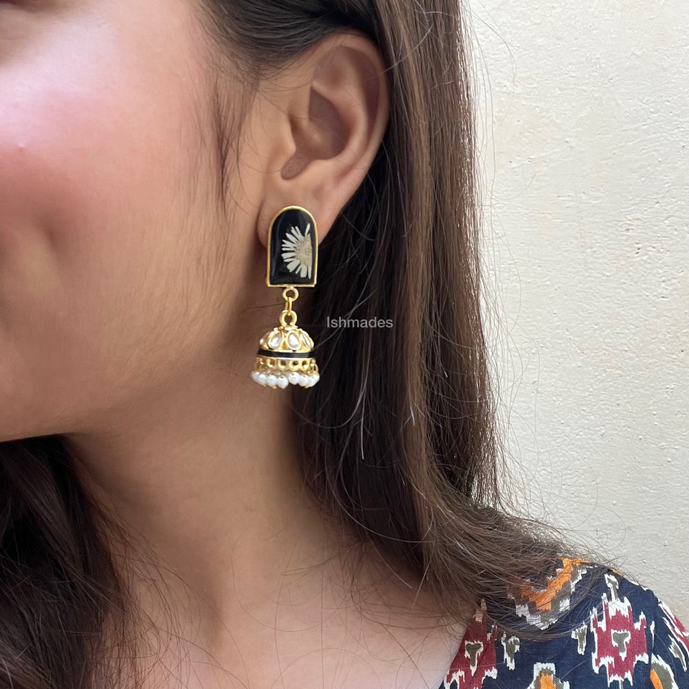 Ekami ~ Stud jhumkis