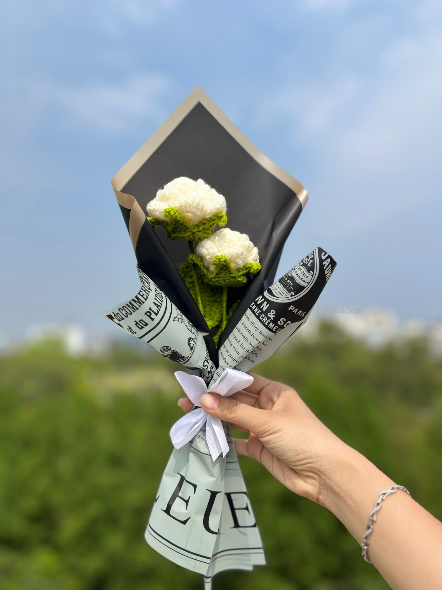 Snowfall Roses bouquet