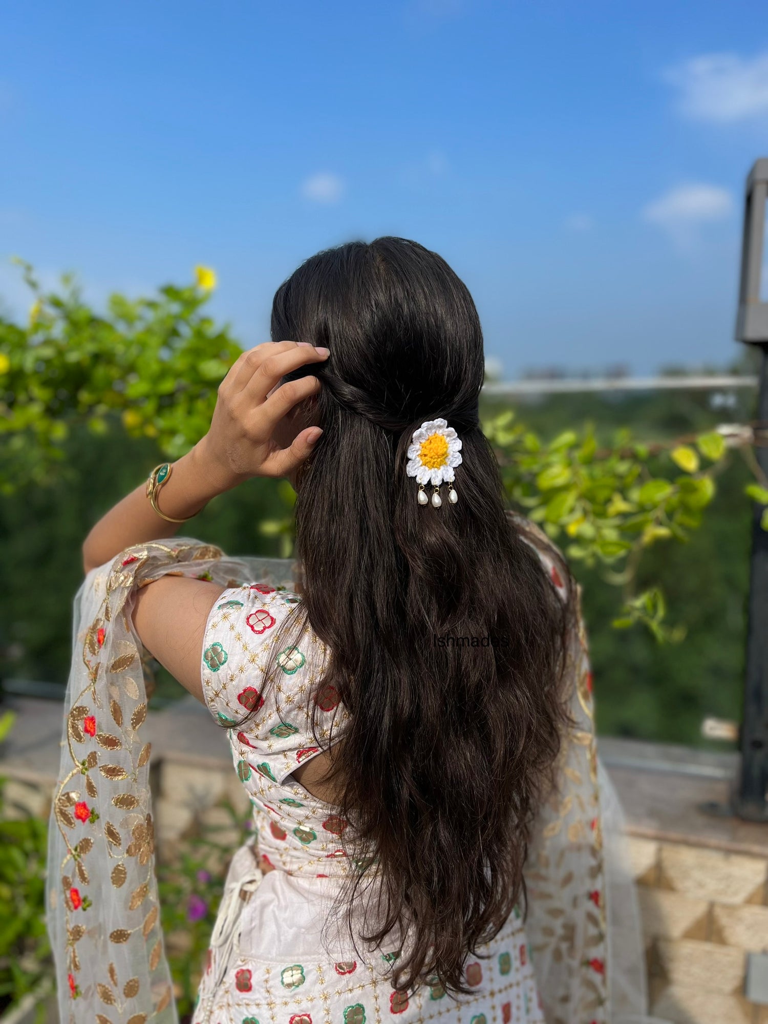 Moti phool hairclip (Daisy)
