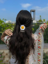 Moti phool hairclip (Daisy)
