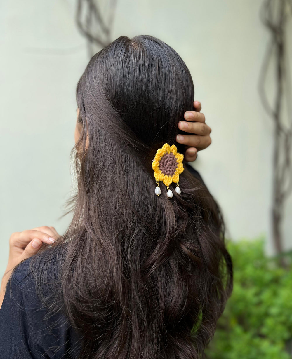 Moti phool hairclip (Sunflower)