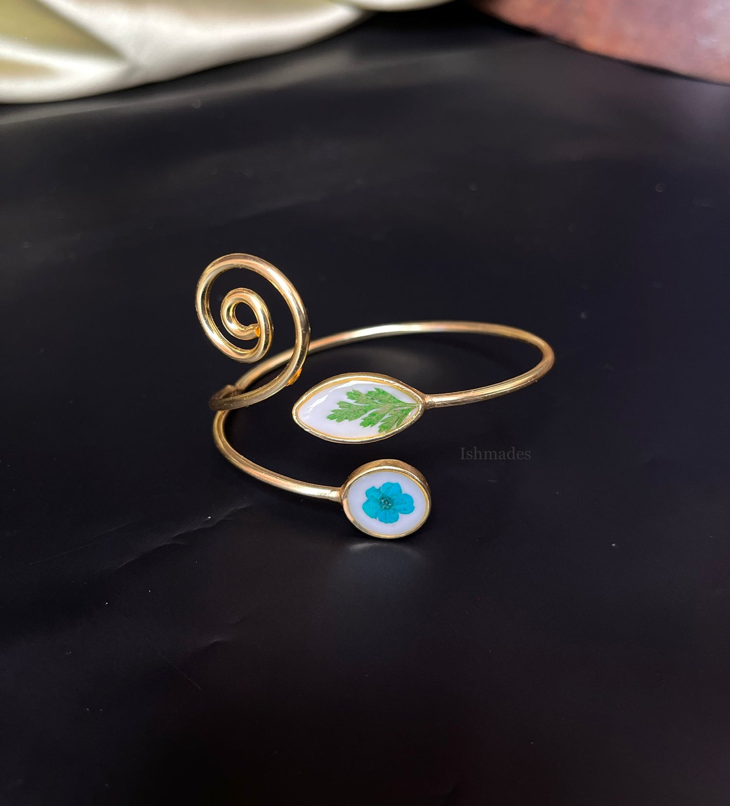 Roopsi kadha bracelet