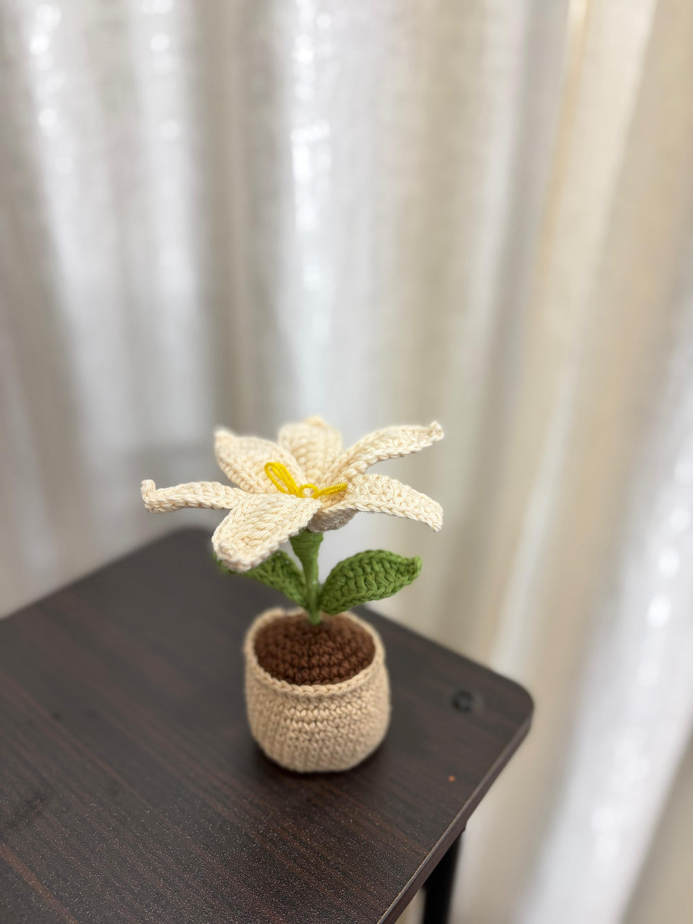 Crochet lily pot